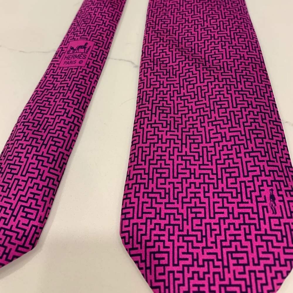 💯 Authentic Hermès men’s tie 🔥